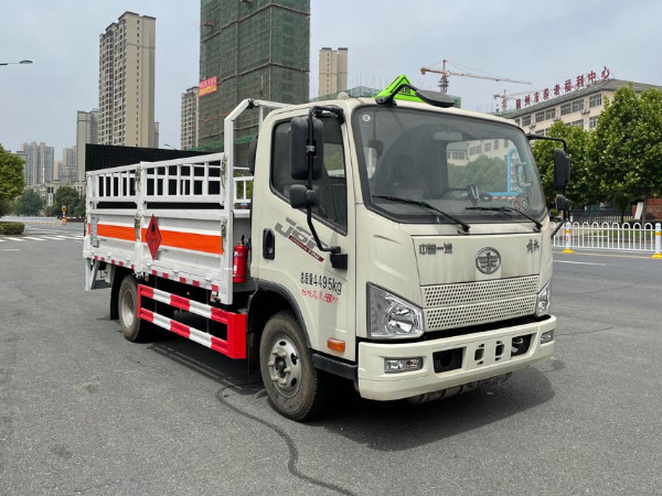 解放藍(lán)牌氣瓶運(yùn)輸車