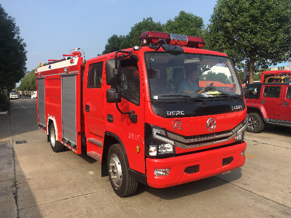 東風5噸遠程供水管線車