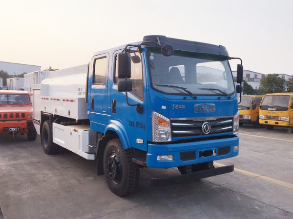 東風四驅(qū)遠程供水管線車