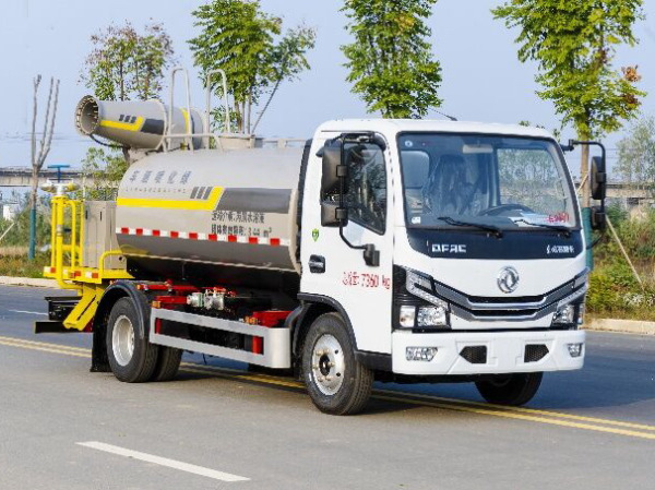 東風(fēng)多利卡綠化噴灑車